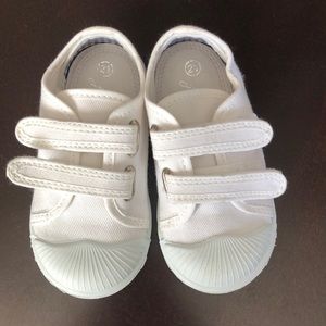 Jacadi white shoes brand new! Size 21